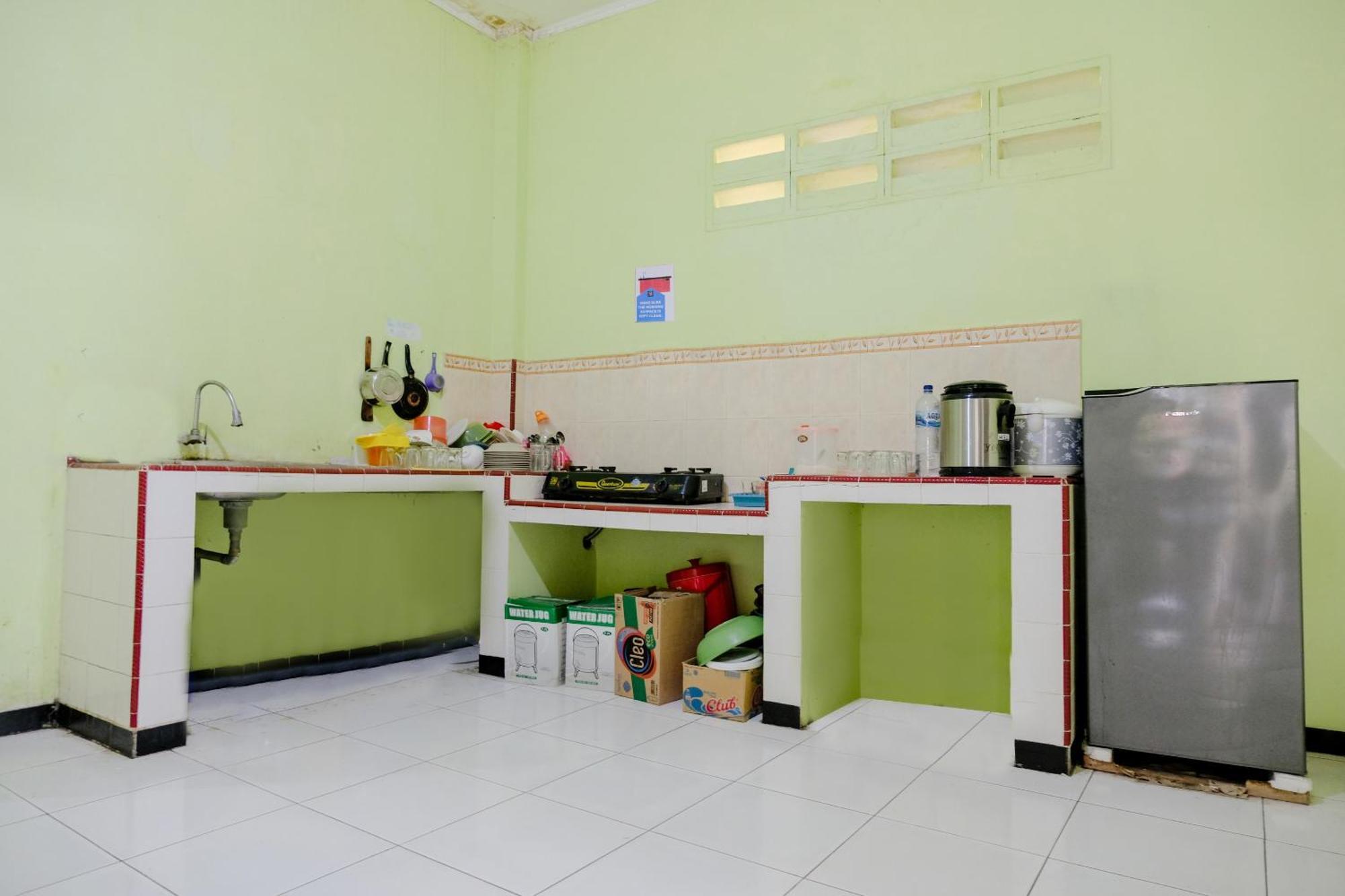Oyo Life 2508 Alba Suites Homestay Syariah Tulungagung Eksteriør billede