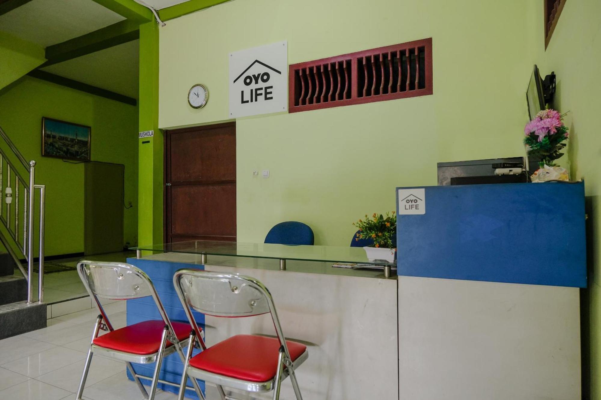 Oyo Life 2508 Alba Suites Homestay Syariah Tulungagung Eksteriør billede
