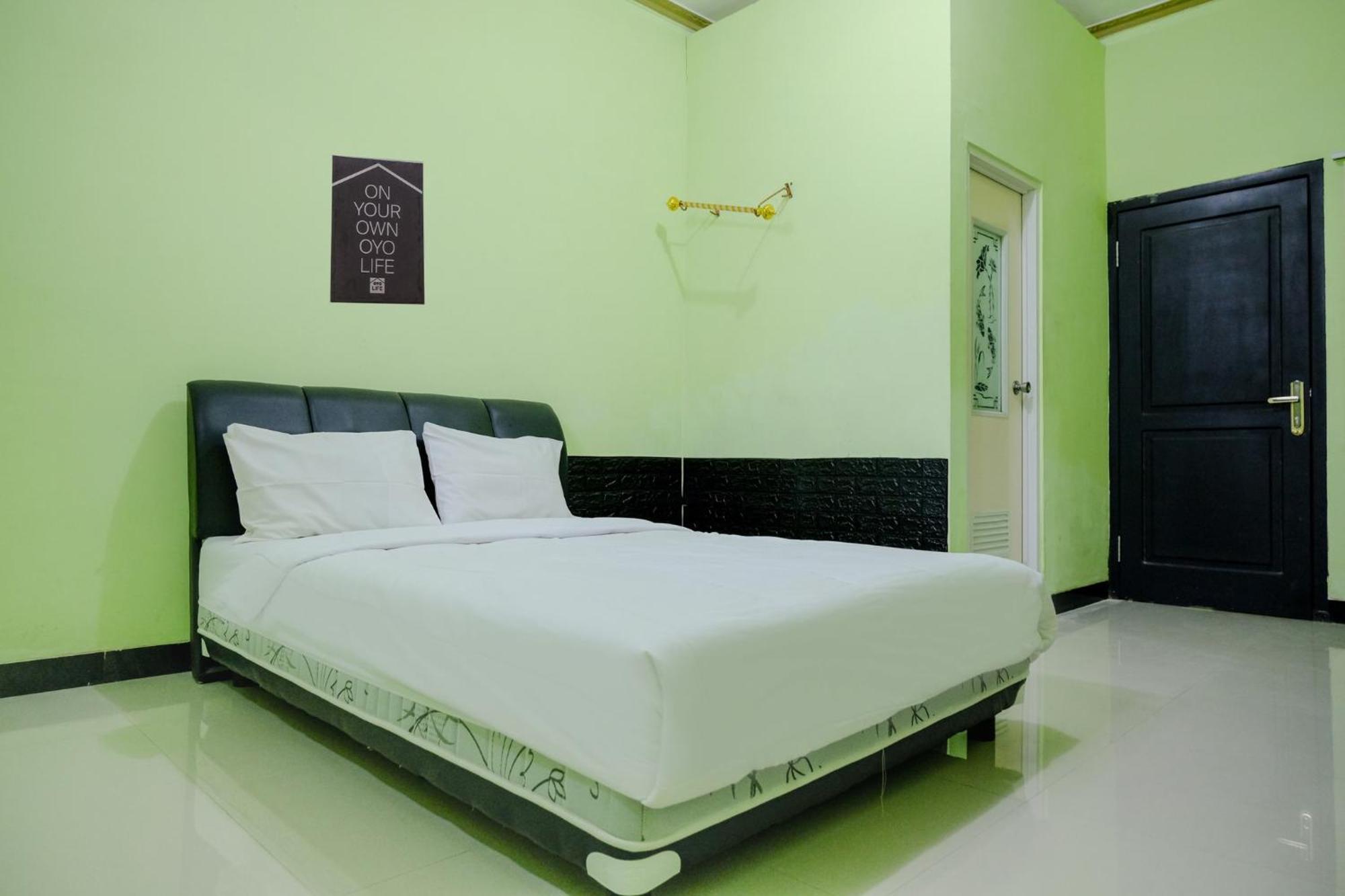 Oyo Life 2508 Alba Suites Homestay Syariah Tulungagung Eksteriør billede